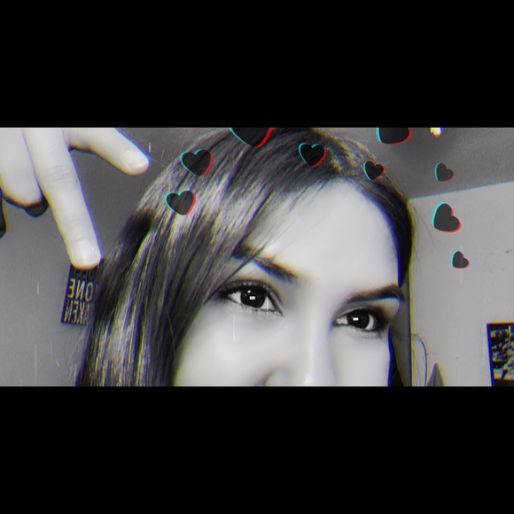 Meet your Posher, Naomi - Picture 1 of 1